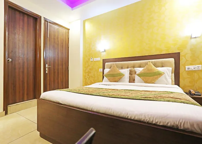 Hotel Red Stone Near Igi Airport